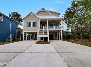 919 Tidewater Ln, Carolina Beach, NC 28428