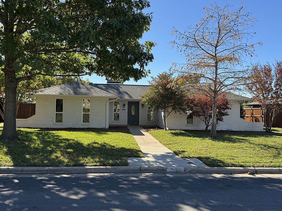 1st image of 800 Cypress Dr