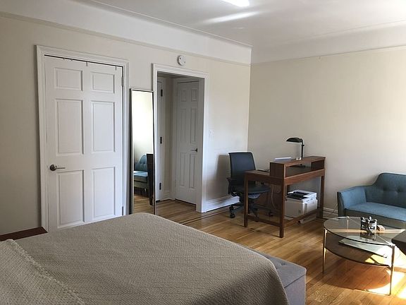 5th image of 4308 40th St APT 5H