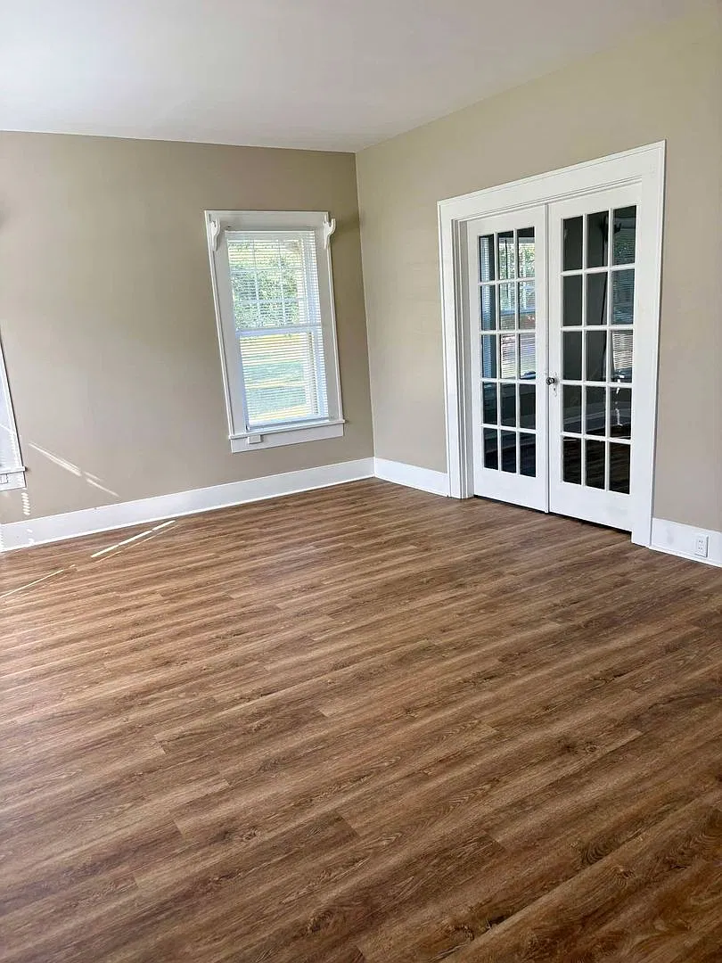 **Spacious 4 Bedroom, 2 Bath Home Available for Rent $500 Deposit ! — Photo 4