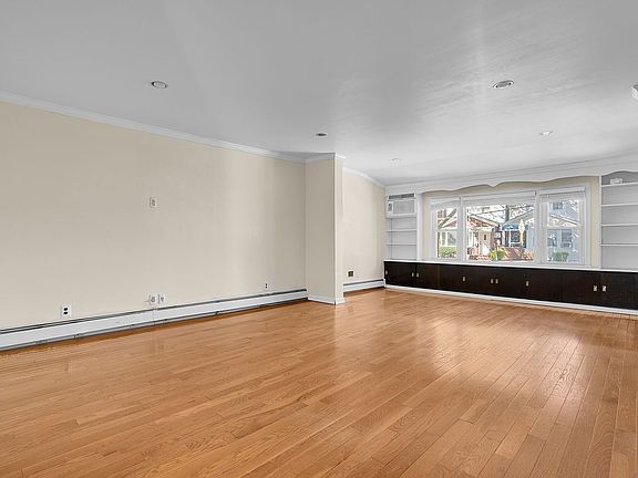 2nd image of 8461 127th St