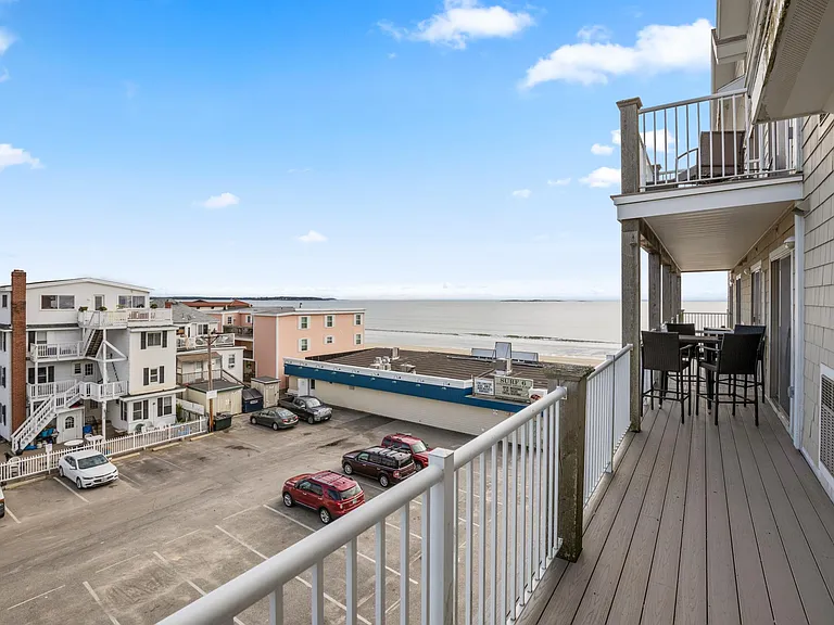 1 E Grand Ave #403 — Photo 23