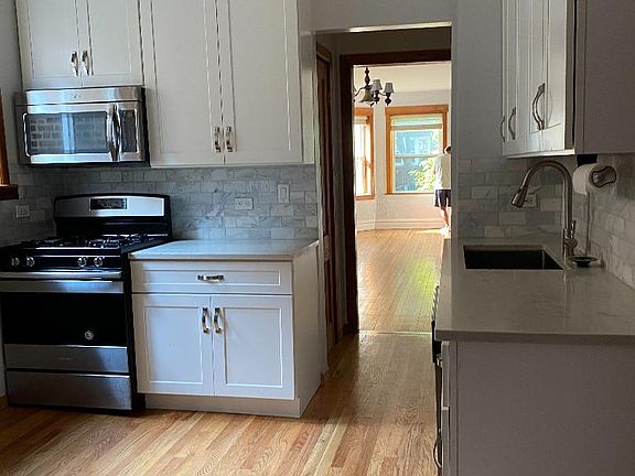 5th image of 2534 W Superior St #1