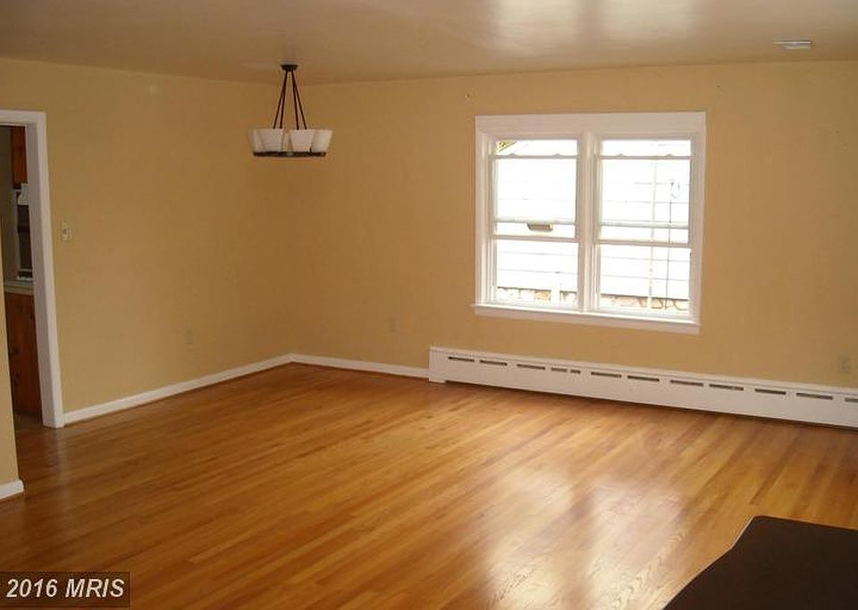 2nd image of 1309 Vanceright Cir