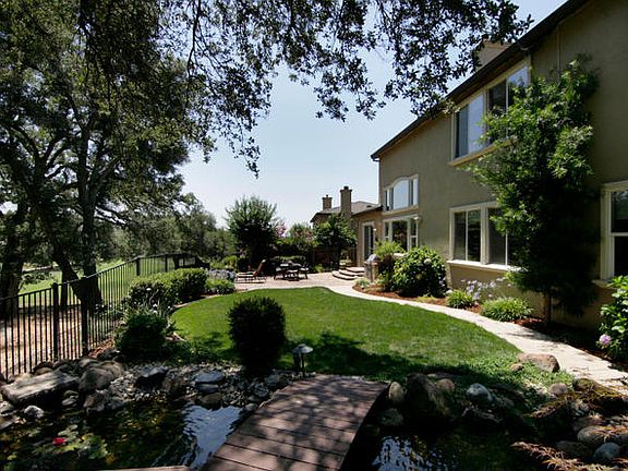 3rd image of 2521 Clubhouse Dr W