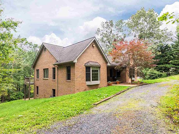 2nd image of 167 Courtney Woods Ln