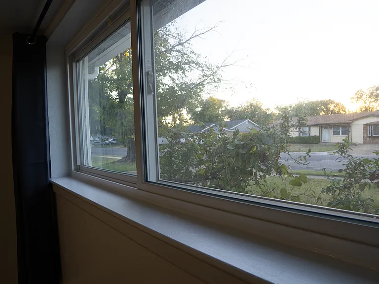 1004 Russell Ln — Photo 24