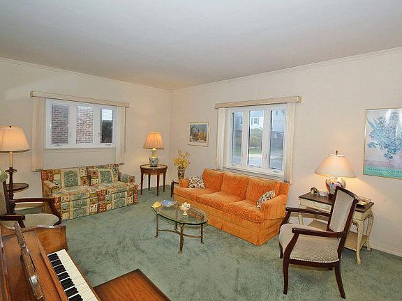 3rd image of 20807 Richland Ave