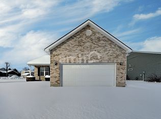 4 Berry Ct, Germantown, OH 45327