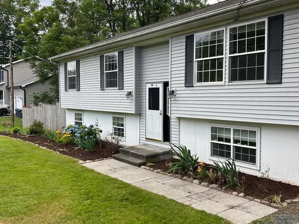 122 Maple Ave, Stroudsburg, PA 18360