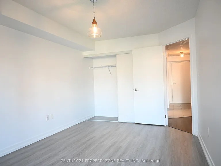 816 Lansdowne Ave #425 — Photo 16