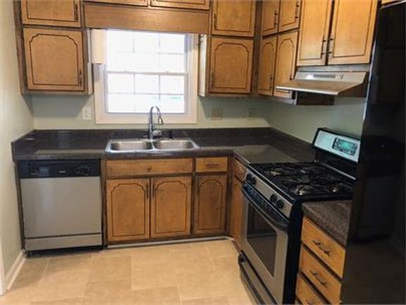 5th image of 135 Williamsburg Way