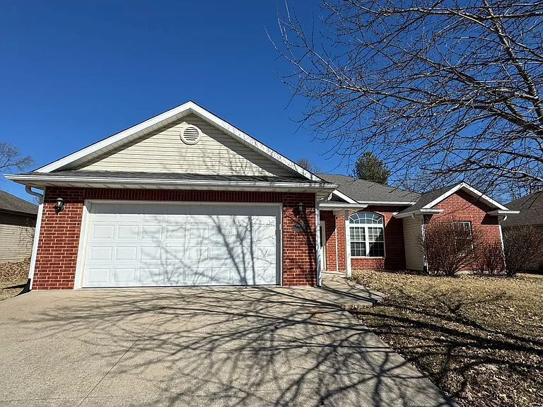 2603 Oakfield Dr — Photo 3