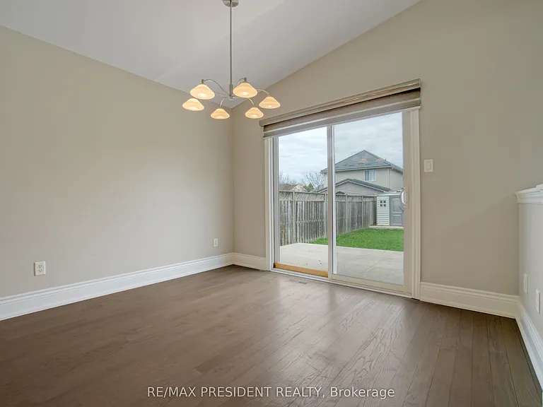1565 Mickleborough Ct — Photo 7