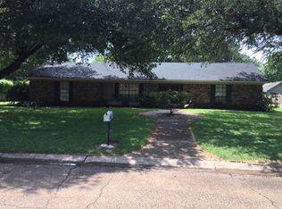 604 Aubrey Cir S, Greenwood, MS 38930
