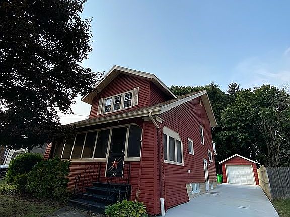 4th image of 335 E Baird Ave