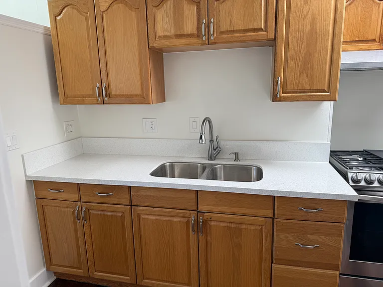 242 1/2 Coronado Ave — Photo 17