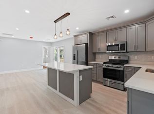 60 Brook Rd #1, Milton, MA 02186