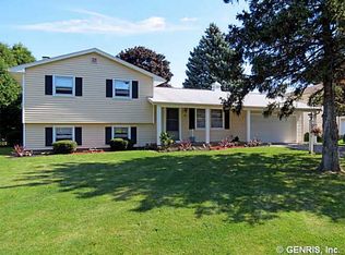 76 Astronaut Dr, Rochester, NY 14609