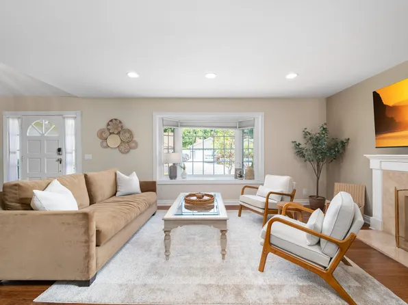 26305 Naccome Dr, Mission Viejo, CA 92691