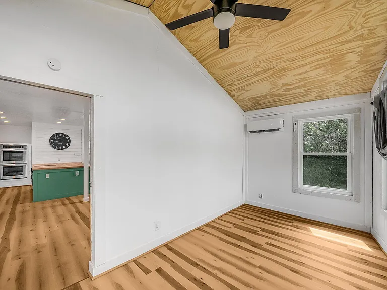 10011 Little Creek Cir — Photo 15