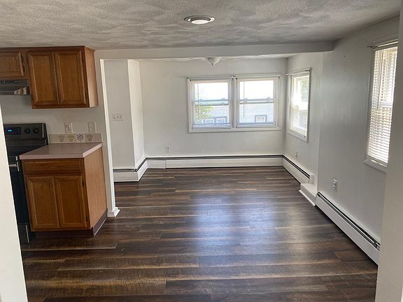 2nd image of 7 Waltham St #1