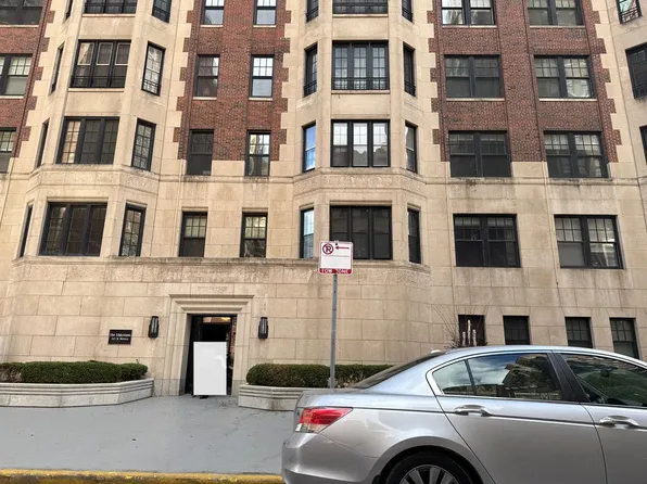 421 W Melrose St APT 1D, Chicago, IL 60657