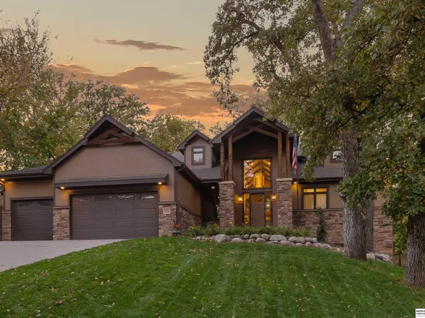 5702 S 238th St, Elkhorn, NE 68022