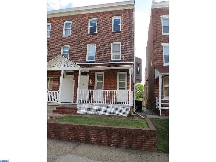 560 Stanbridge St photo 1