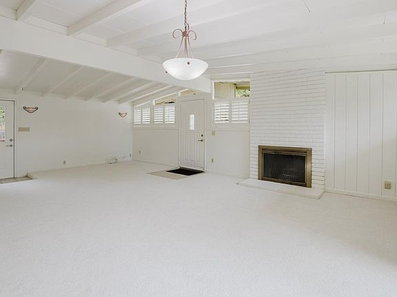 4th image of 3037 Stevenson St