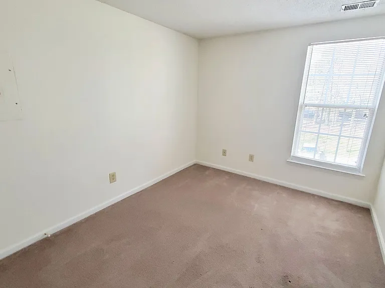 1610 Arlyn Cir #M — Photo 18