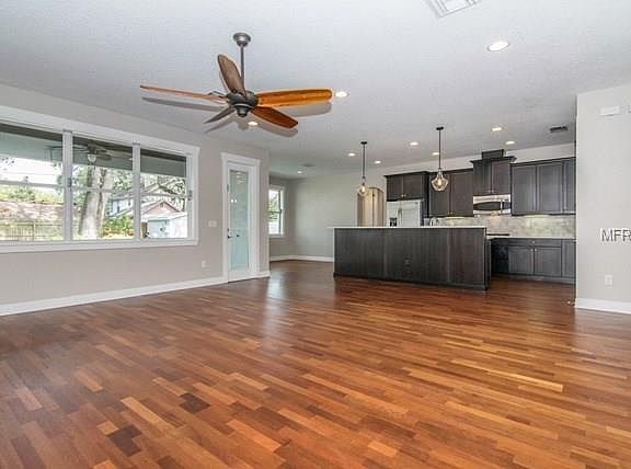 3rd image of 4105 W Horatio St