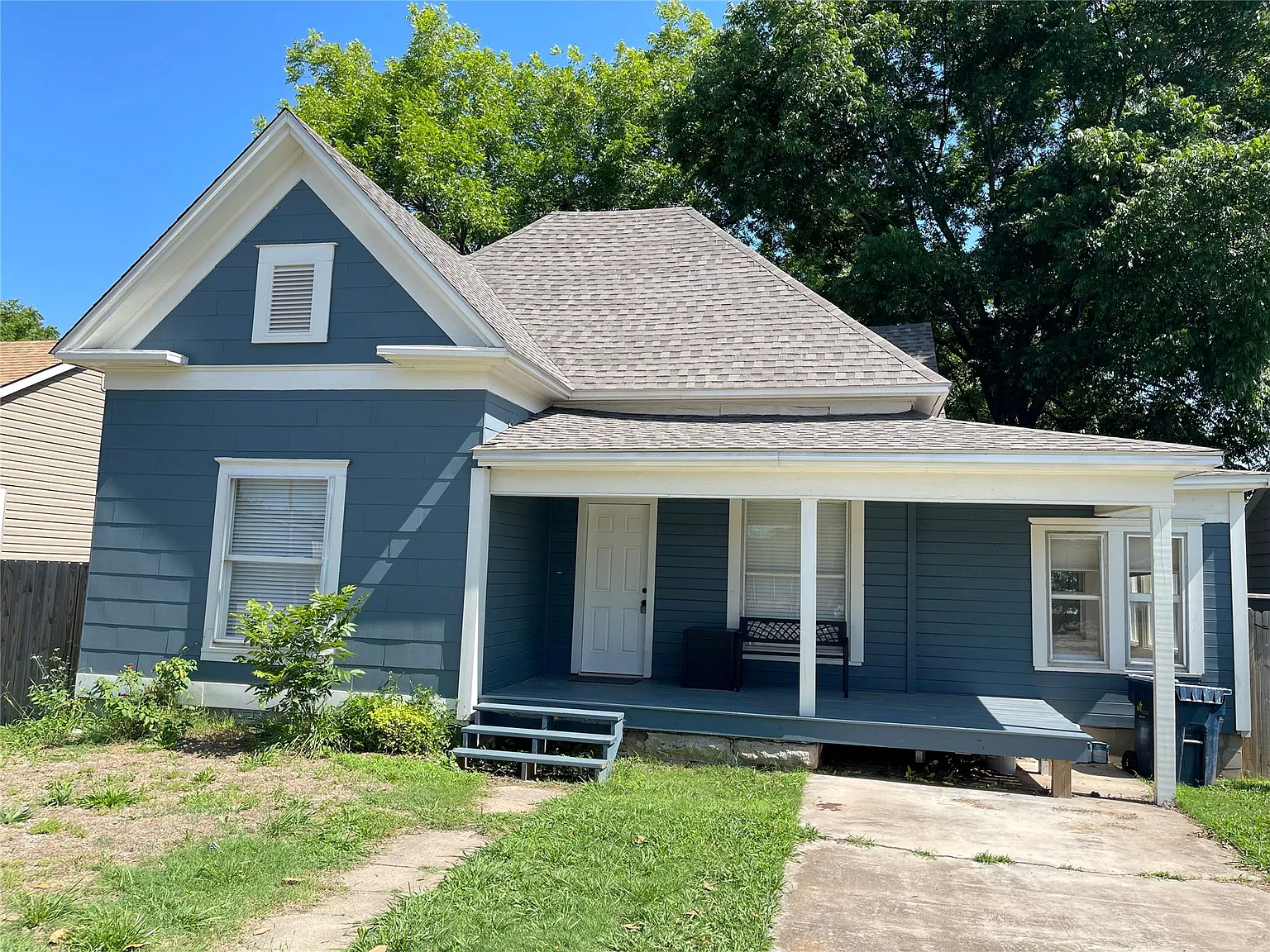 3 bed, 2.0 bath, 1321 sqft, $1,250 — Photo 1