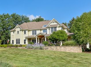 570 Ahlstrand Rd, Glen Ellyn, IL 60137