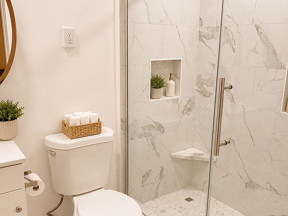 4th image of 1032 Vaughn St #7