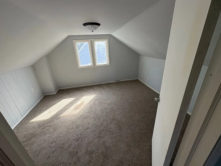 232 N Pine St — Photo 10