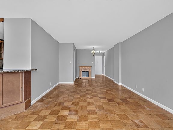 5th image of 225 Saint Pauls Ave APT 6D