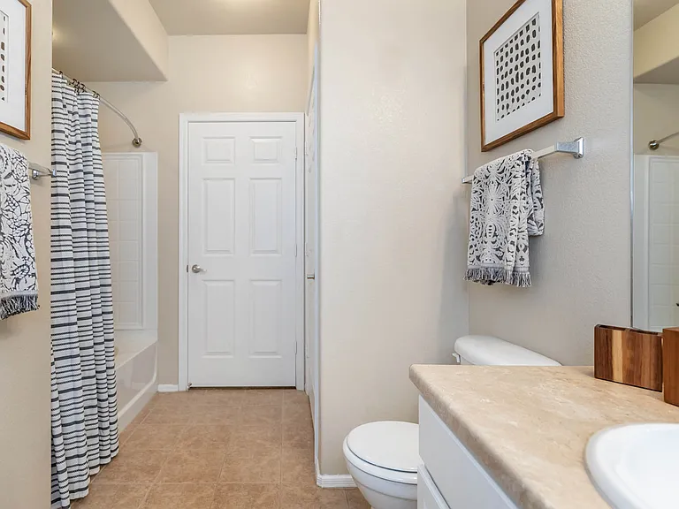 1b1 751 SQFT 1 Bed 1 Bath