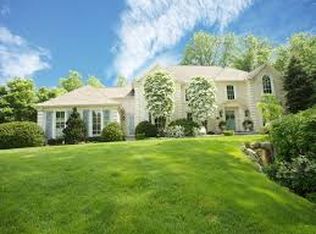 18 Churchill Rd, Englewood Cliffs, NJ 07632