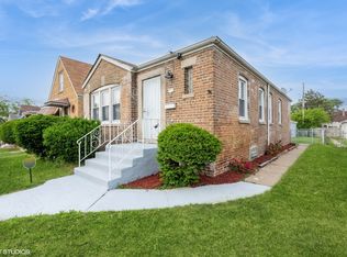 9811 S Woodlawn Ave, Chicago, IL