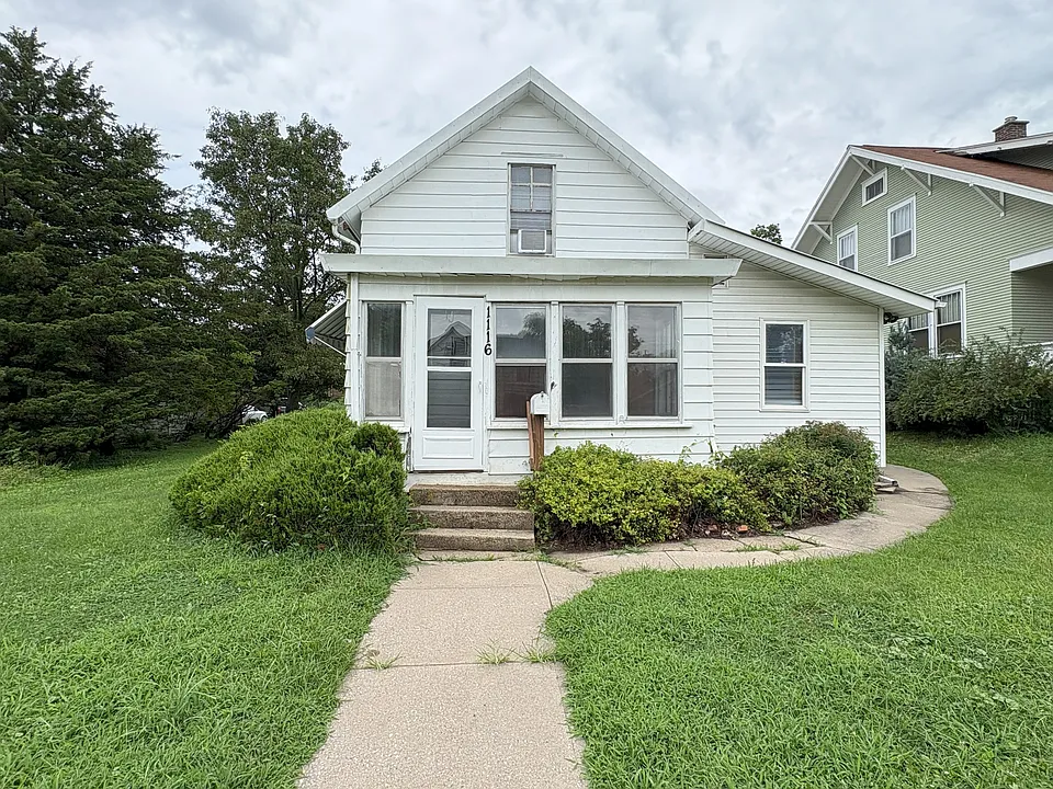 1116 E Davenport St