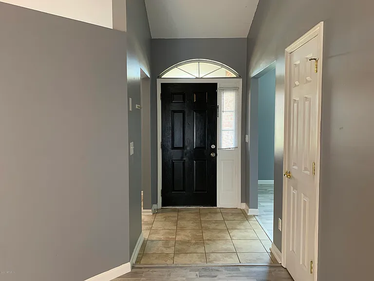 12018 Sunchase Dr — Photo 2
