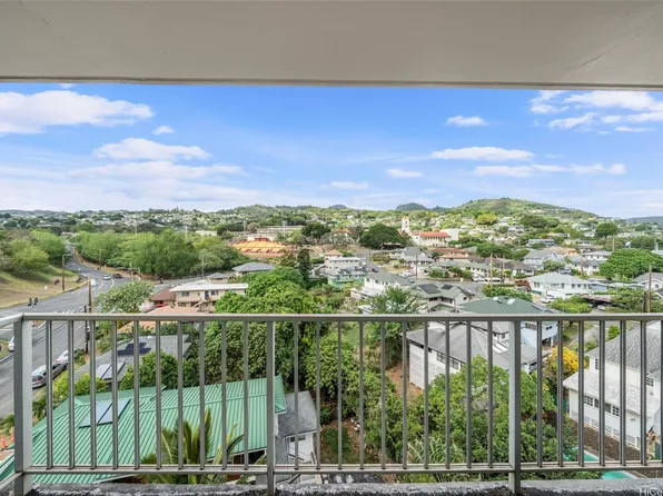 1687 Pensacola St APT 1004, Honolulu, HI 96822