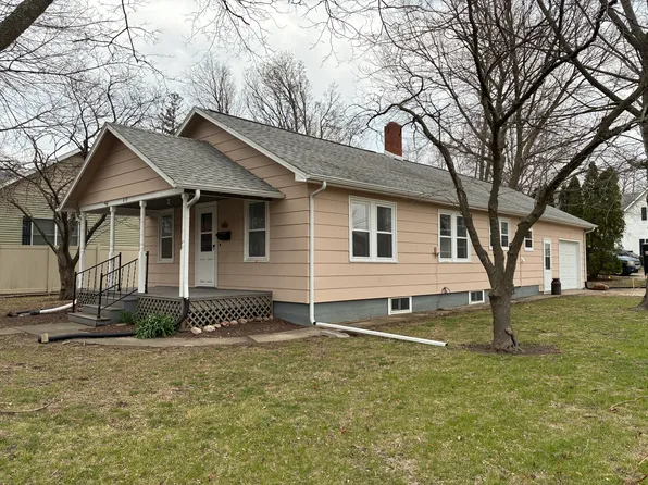 419 S Hamilton St, Monticello, IL 61856