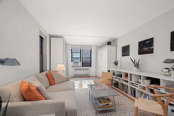 1st image of 50-54 E 8th St #5H