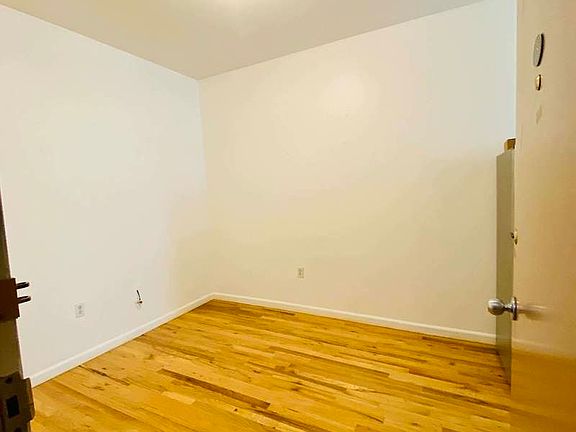 3rd image of 21-79 Steinway St #2B