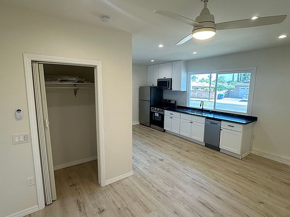 4th image of 23015 Ingomar St #1