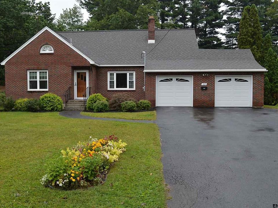 1st image of 102 Skyway Dr