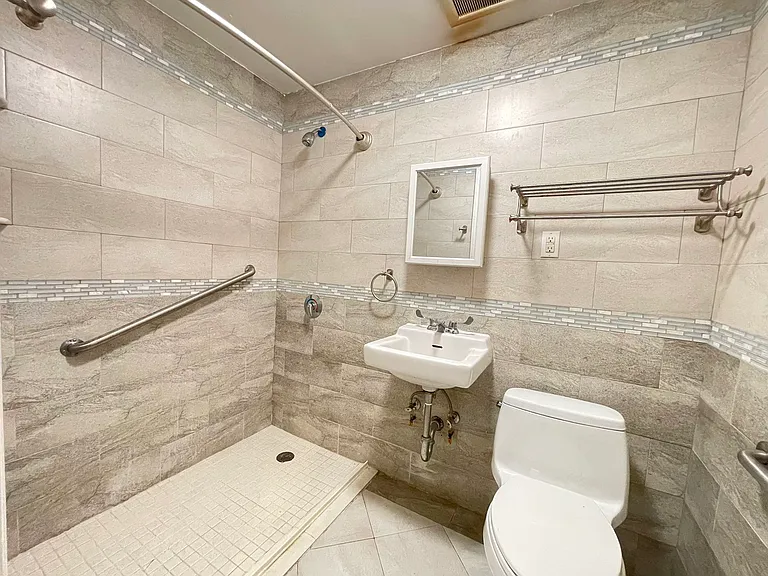 3062 Roberts Ave #1 — Photo 8
