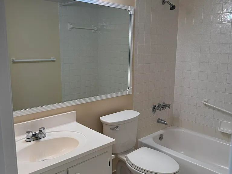 1110 Green Pine Blvd #C2 — Photo 5